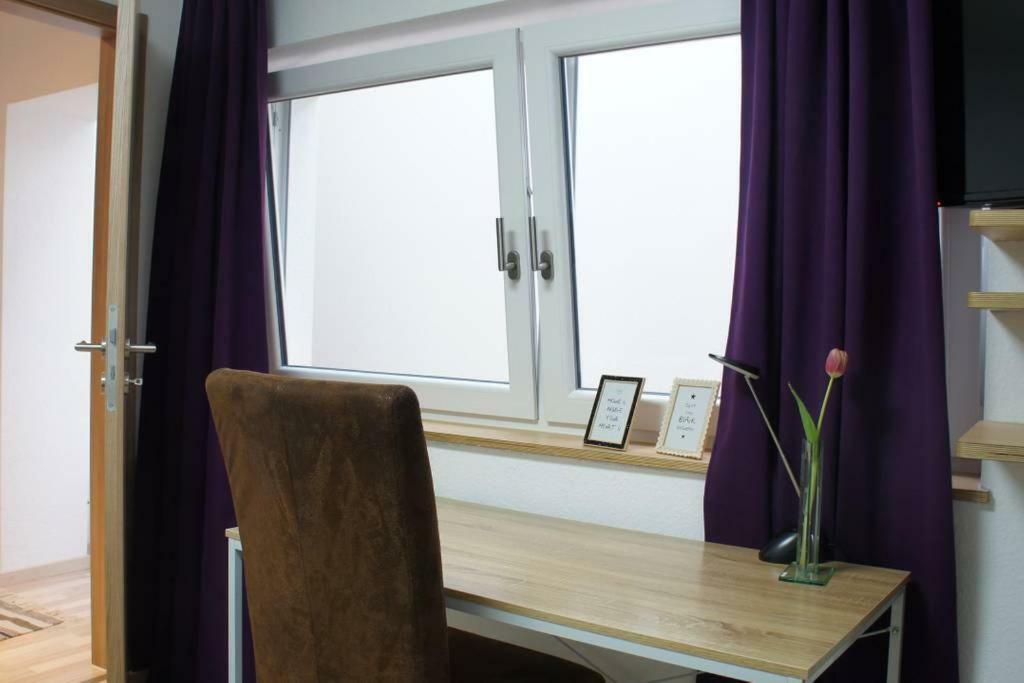 Einzelnwohnung Mit Eigenem Eingang ヴァインガルテン エクステリア 写真